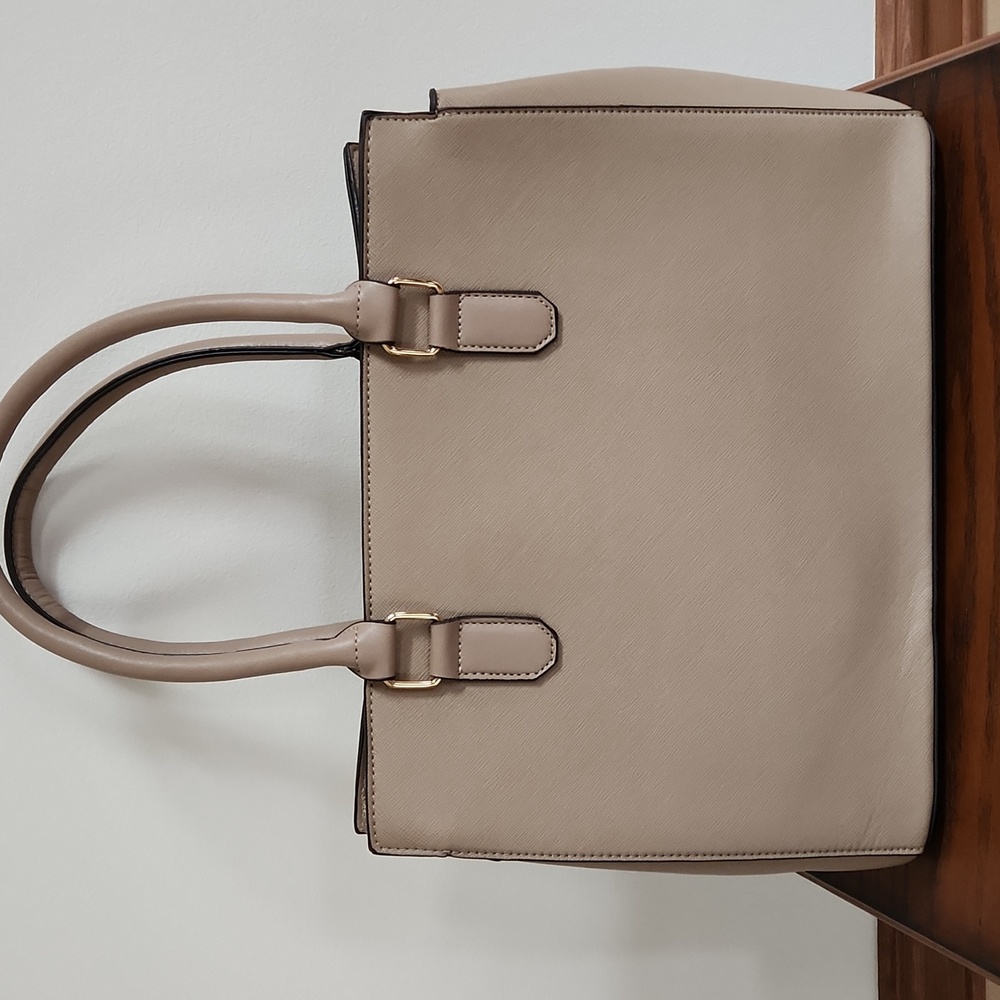 Adrienne Vittadini Oxford Bow Bag - Picture 2 of 9